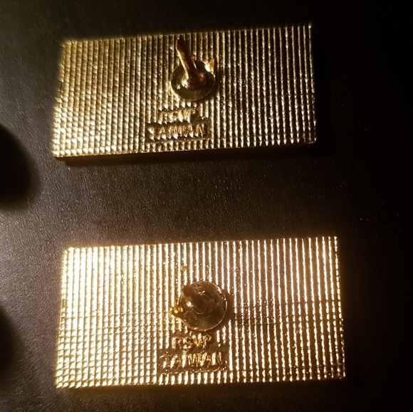 💲5️⃣ in 🛍️of2+  Footloose Pin - Picture 5 of 7